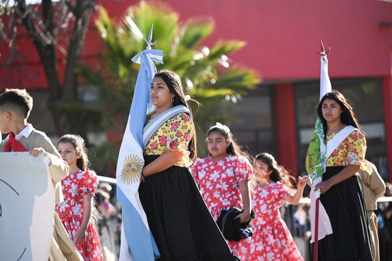 Frontera participó del desfile cívico militar en Justo Daract  