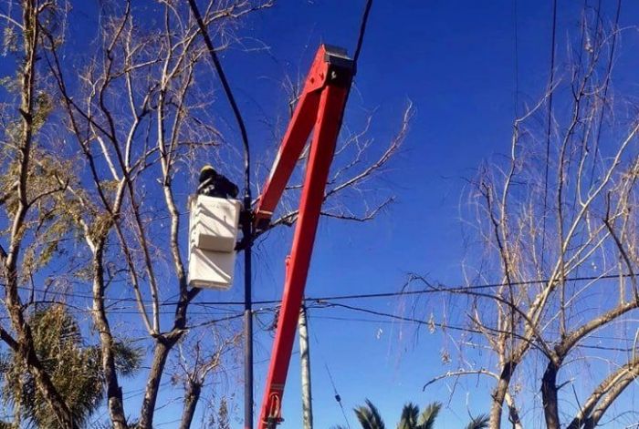 Se suman cuadras de alumbrado en el barrio Colón