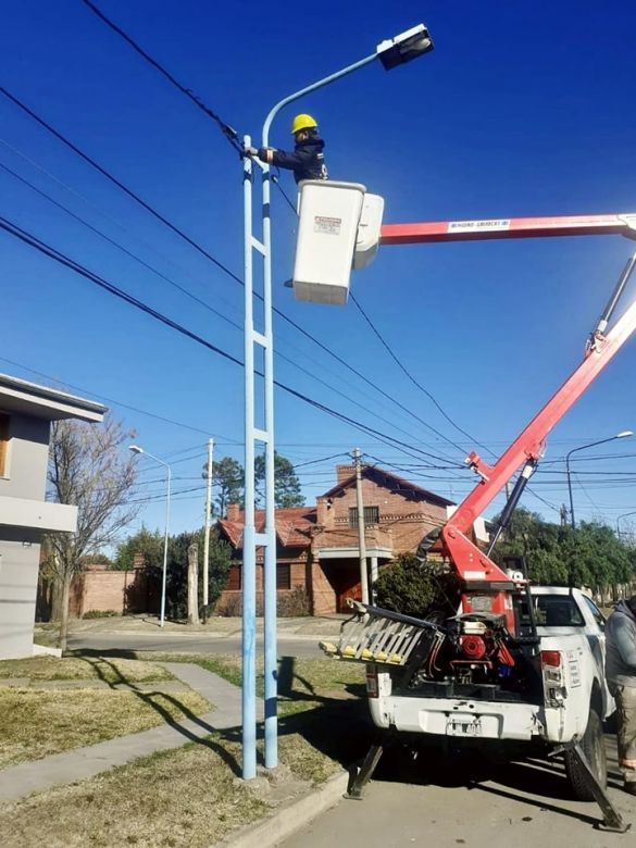 Se suman cuadras de alumbrado en el barrio Colón