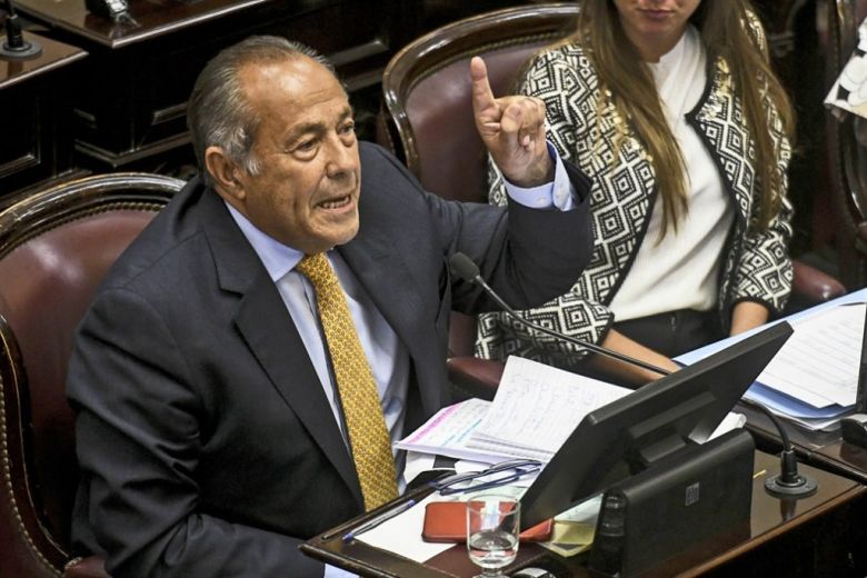 Adolfo Rodríguez Saá fue trasladado de urgencia a Buenos Aires 