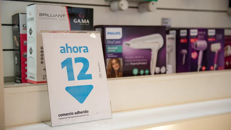 AFIP controla los gastos con tarjeta: cuáles son los montos a partir de los cuales el banco tiene que informar los consumos