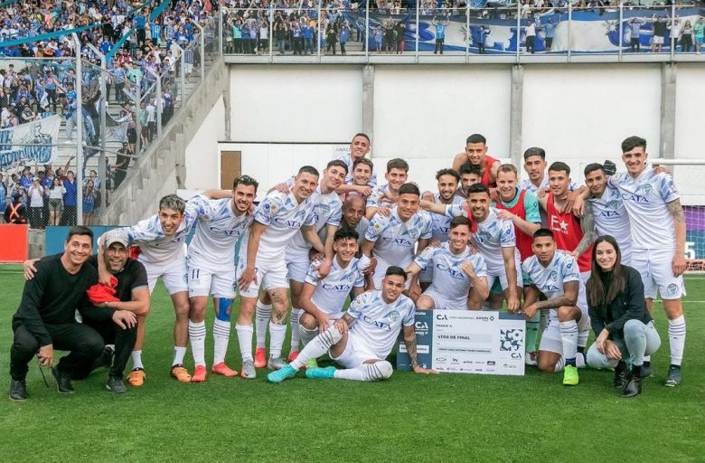 Godoy Cruz ganó por penales en La Pedrera y pasó a cuartos de final
