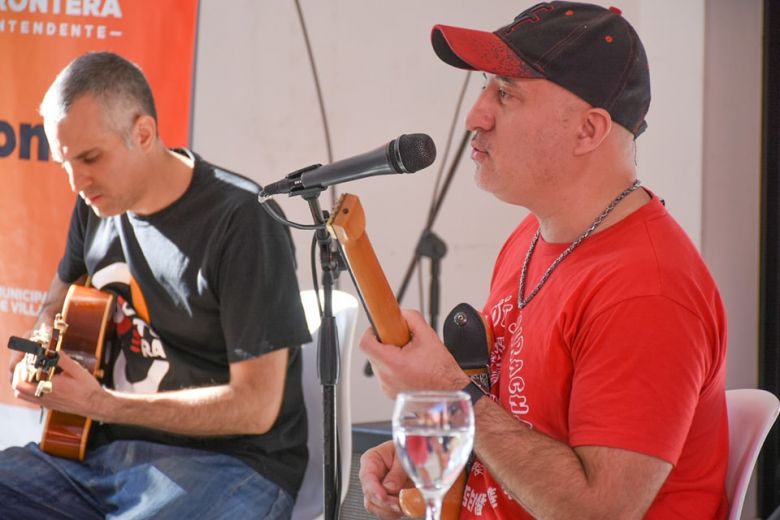 Juampy Juárez brindó una clínica de improvisación