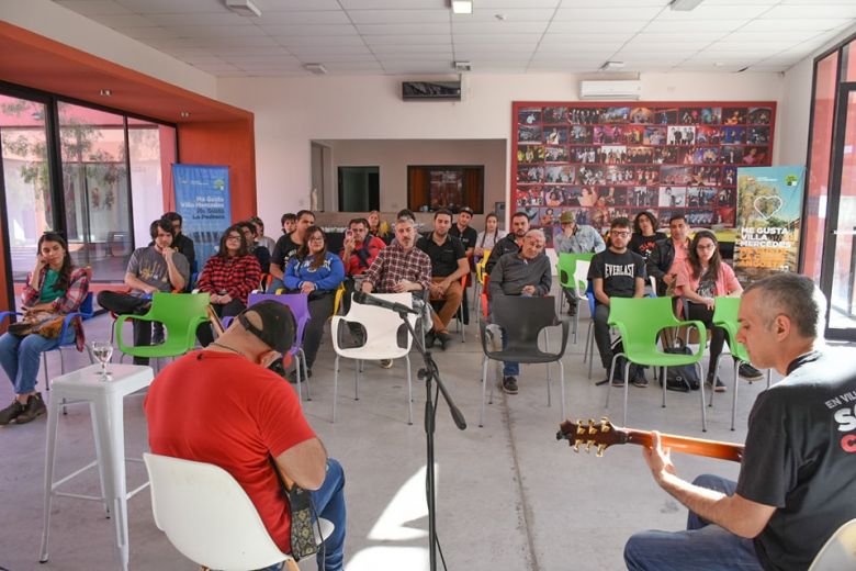 Juampy Juárez brindó una clínica de improvisación
