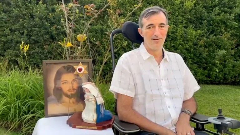 Nuevo parte médico de Esteban Bullrich: continúa estable, se le retiró la sedación y responde a los estímulos