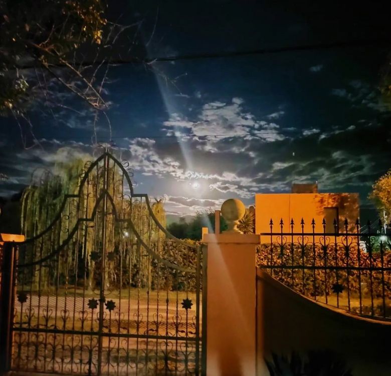 Luna Rosa