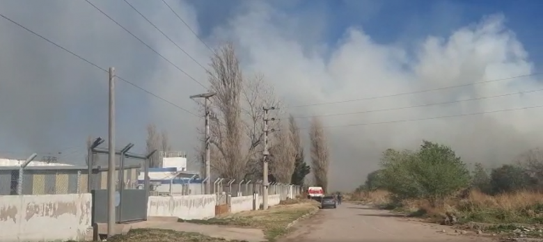Combaten tres incendios en San Luis y Juana Koslay