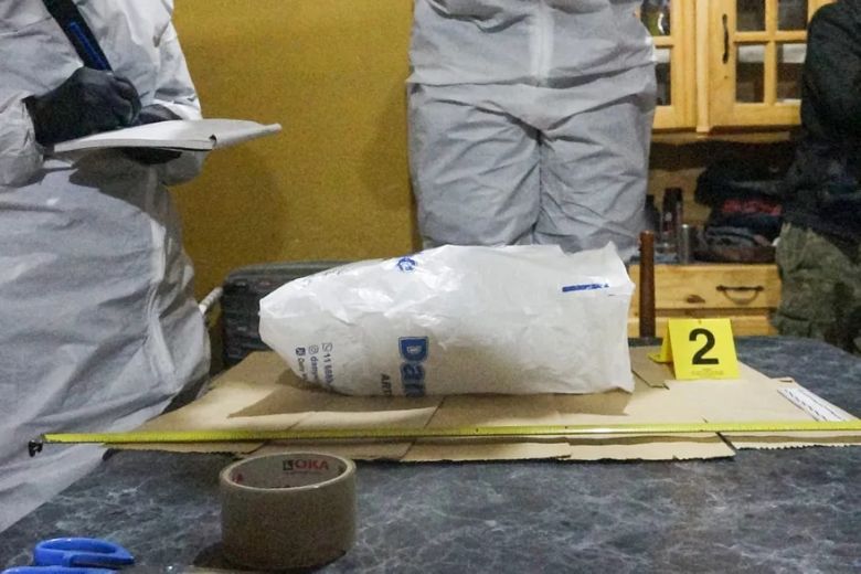 Allanaron la casa del exnovio de Brenda Uliarte y secuestraron la bolsa que llevaba el día del atentado