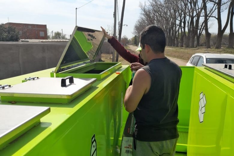 El punto verde móvil continúa visitando barrios e instituciones 