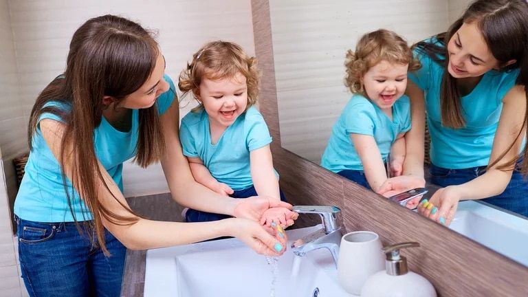 Crecieron los casos de niños afectados por un virus que puede confundirse con los síntomas de la polio