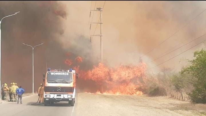 Bomberos de Merlo solicitaron no circular por la Ruta 5