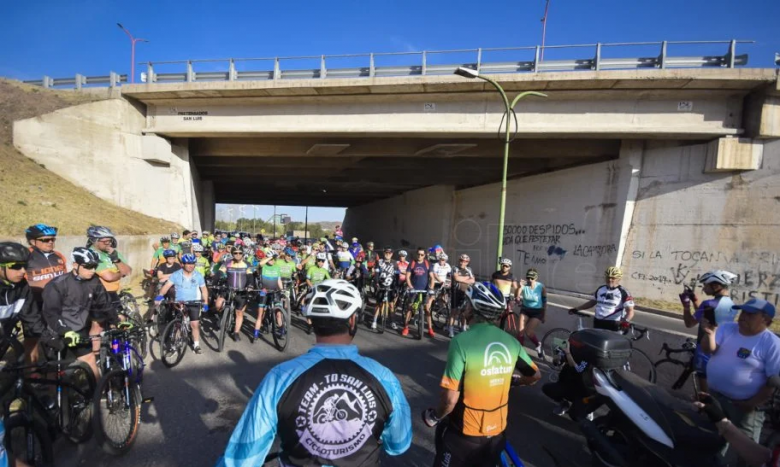 Ciclistas marcharon por seguridad y reclamaron justicia por Diego Gatica: "Para que esto no suceda nunca más"