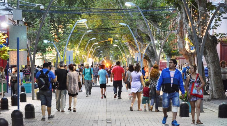 Duro comunicado de las asociaciones de comerciantes contra los manteros