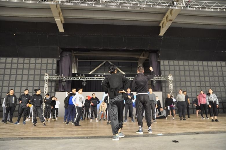 Bailarines y bailarinas se capacitaron en Calle Angosta