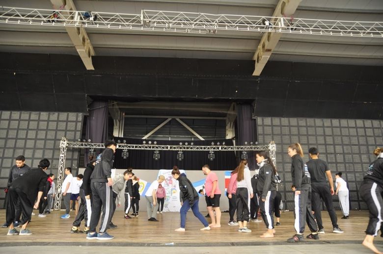 Bailarines y bailarinas se capacitaron en Calle Angosta