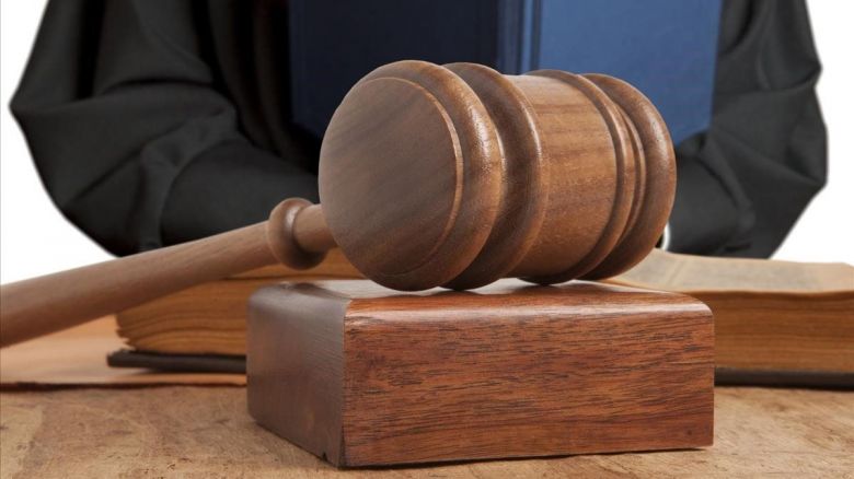 Prisión por cuatro meses para padre e hijo acusados de producir y distribuir material de abuso sexual infantil
