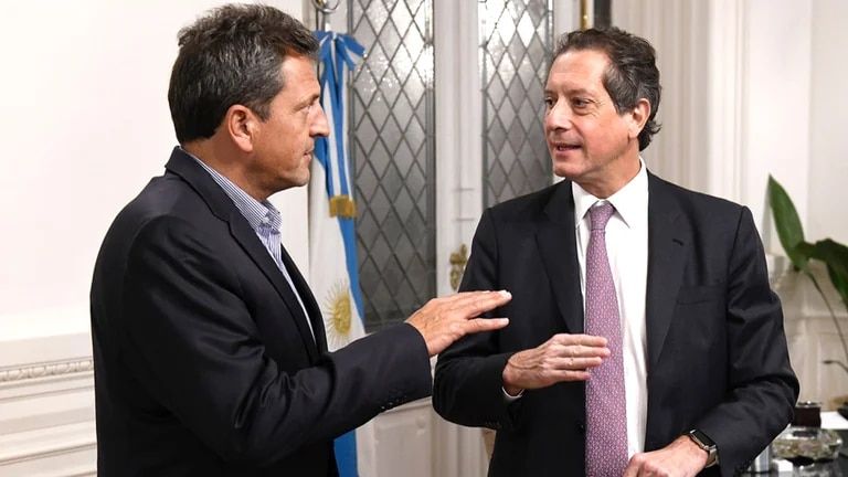 Massa anunciará mañana nuevas reglas para los importadores, descarta devaluar y por ahora posterga el “dólar Qatar”