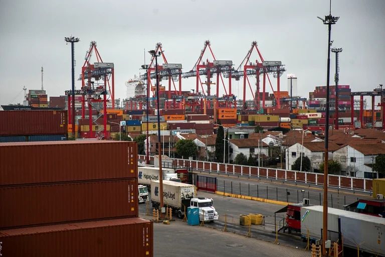 Massa anunciará mañana nuevas reglas para los importadores, descarta devaluar y por ahora posterga el “dólar Qatar”
