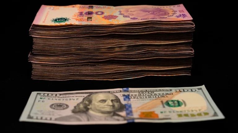 Massa anunciará mañana nuevas reglas para los importadores, descarta devaluar y por ahora posterga el “dólar Qatar”