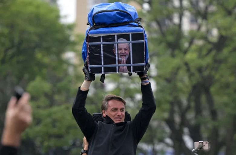Elecciones en Brasil: tras una de sus campañas más agresivas, se define entre Lula y Bolsonaro el próximo presidente