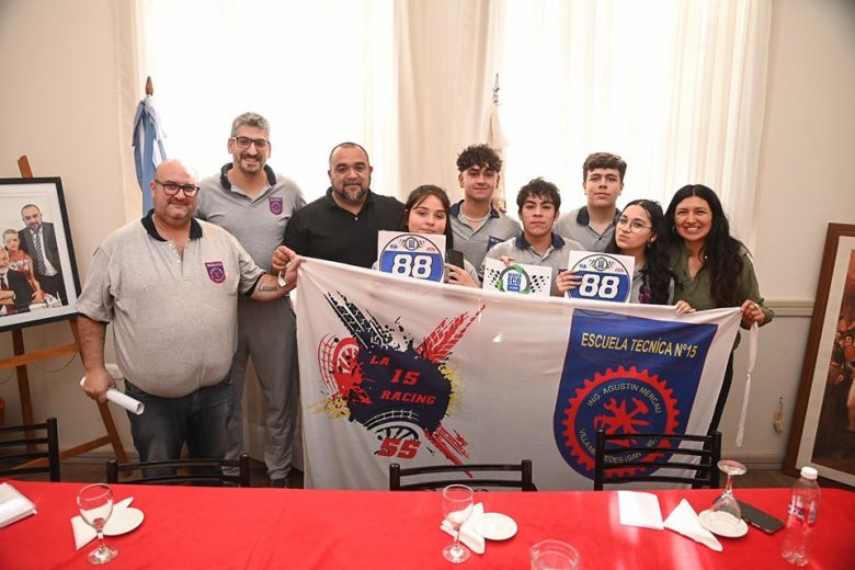 "La 15 Racing" visitó al intendente de la ciudad