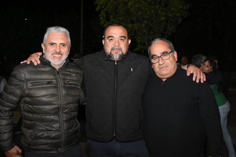 Inauguraron luminarias en los barrios 828 y Colón