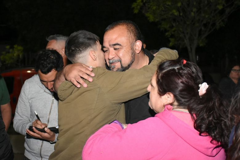 Inauguraron luminarias en los barrios 828 y Colón