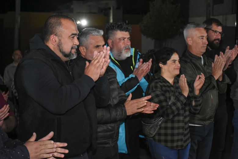 Inauguraron luminarias en los barrios 828 y Colón