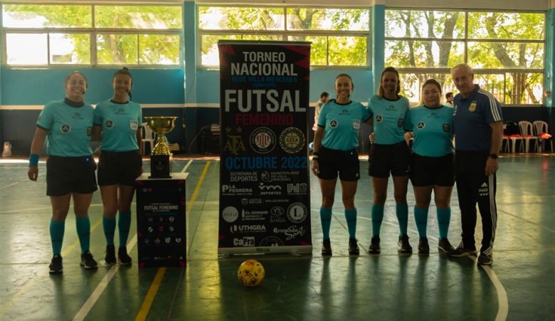 Luna Park de Bariloche campeonas del Nacional Femenino de Futsal