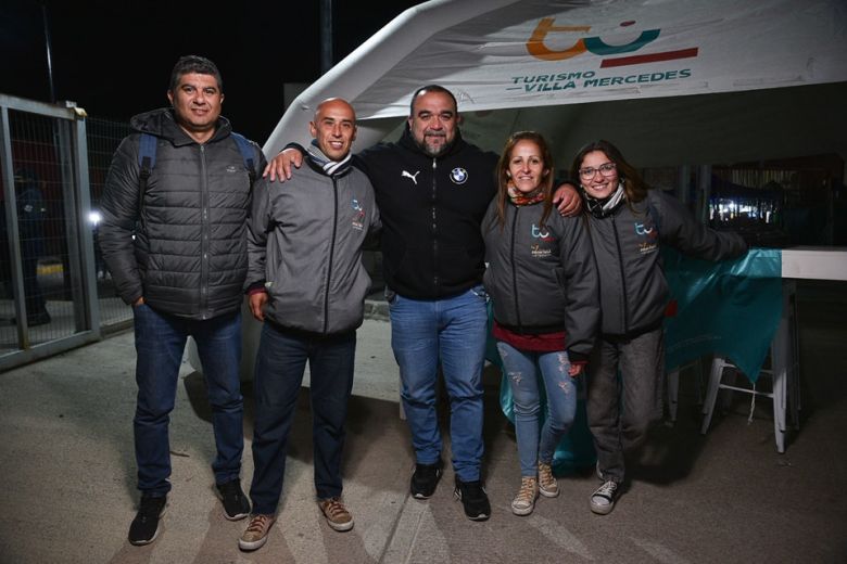 Muchos espectadores en el festival durante la noche del viernes