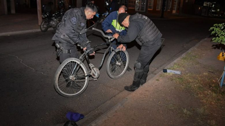 Murió el ciclista de 24 años que había sido atropellado por un auto en la avenida Lafinur