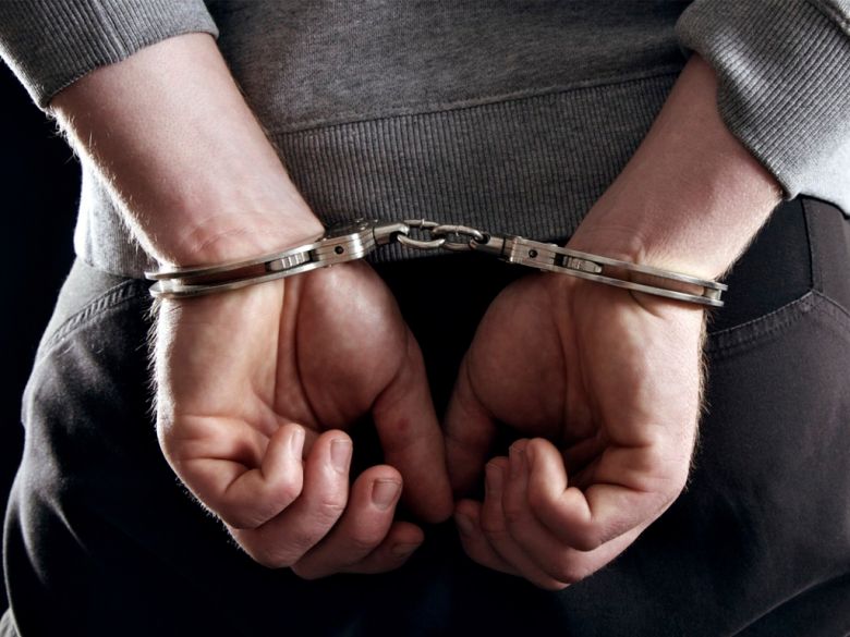 Enviaron a la cárcel a un hombre que golpeó a un vecino con una piedra