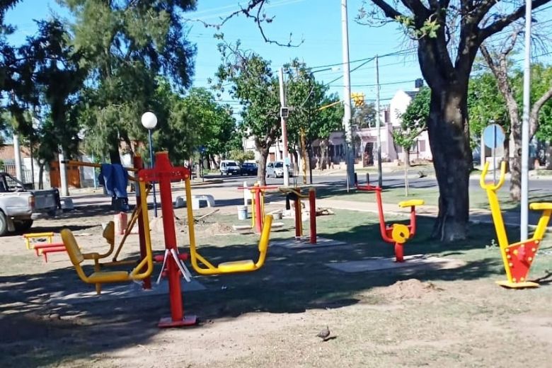 Realizaron trabajos de renovación y embellecimiento en la plaza de la Inclusión