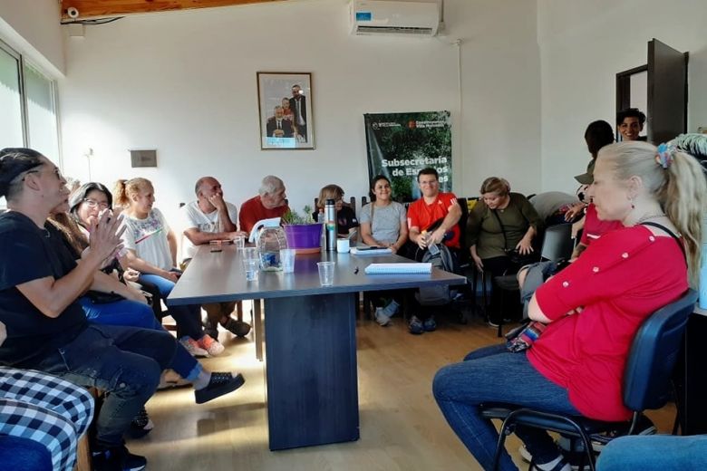 Emprendedores de plaza San Martín se reunieron con el municipio