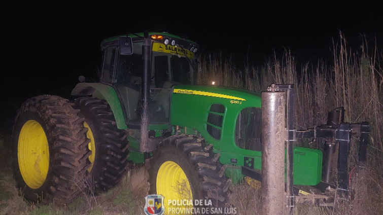 La policía ayer recuperó un tractor que había sido sustraído