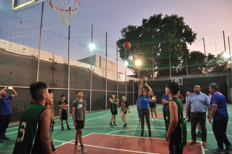 Se inauguró la nueva cancha de la Sociedad Italiana