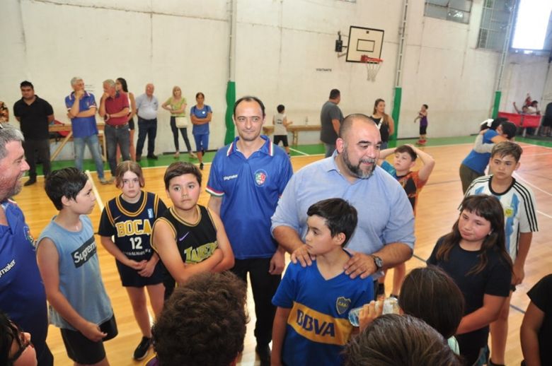 Se inauguró la nueva cancha de la Sociedad Italiana