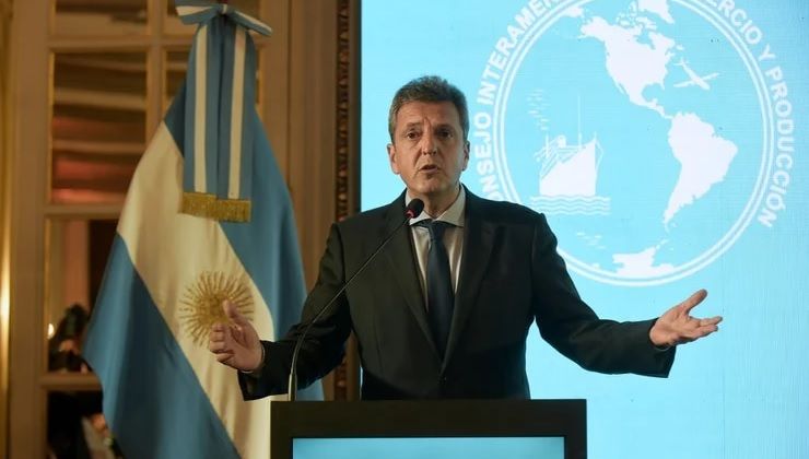 "Los que piden devaluación desesperados destruyen el valor de sus empresas"