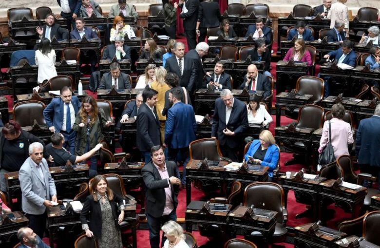 Escándalo en Diputados: el oficialismo levantó otra sesión en medio de gritos e insultos
