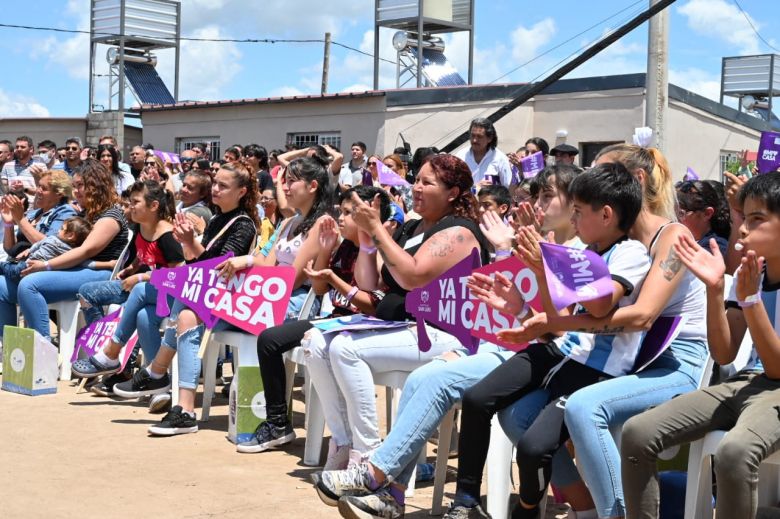 300 familias de Villa Mercedes festejarán las fiestas en sus nuevos hogares