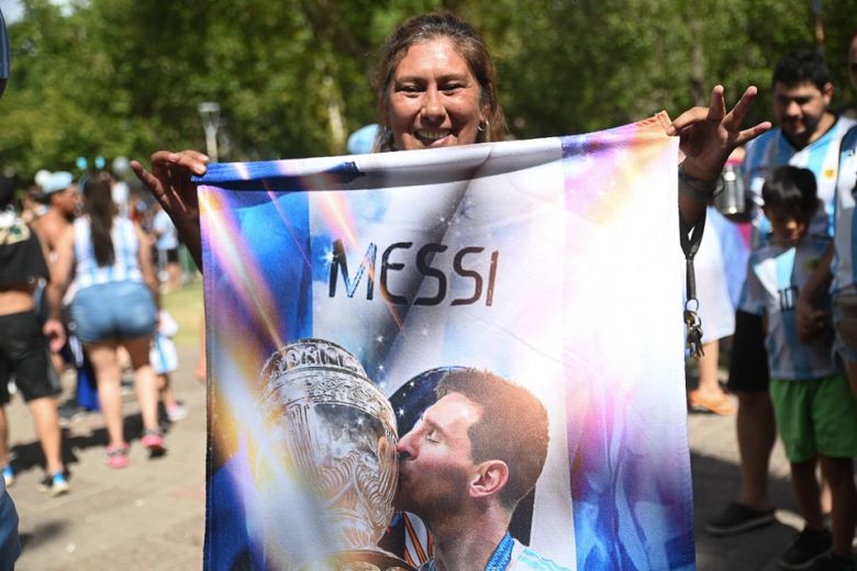 Miles de villamercedinos salieron a festejar la tercera Copa del Mundo