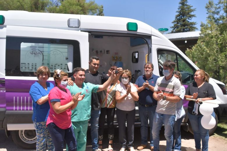 El Gobierno provincial entregó ambulancias en cuatro localidades