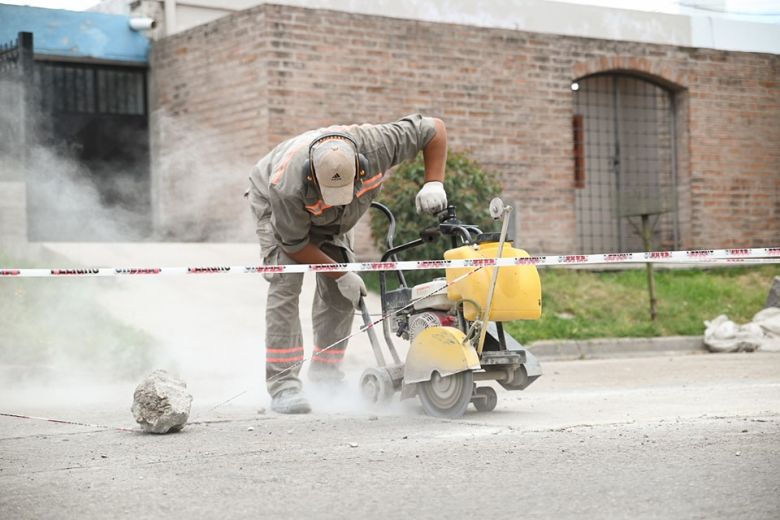 Se está reparando el pavimento en la zona oeste de la localidad
