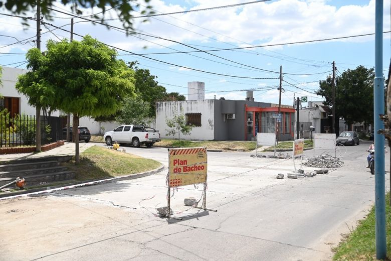 Se está reparando el pavimento en la zona oeste de la localidad