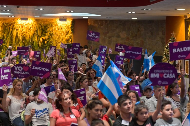 Un año nuevo en casa propia: más familias recibieron las llaves de sus nuevos hogares