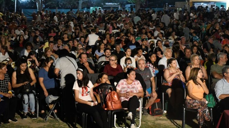 Música, baile y gastronomía a orillas del río Conlara