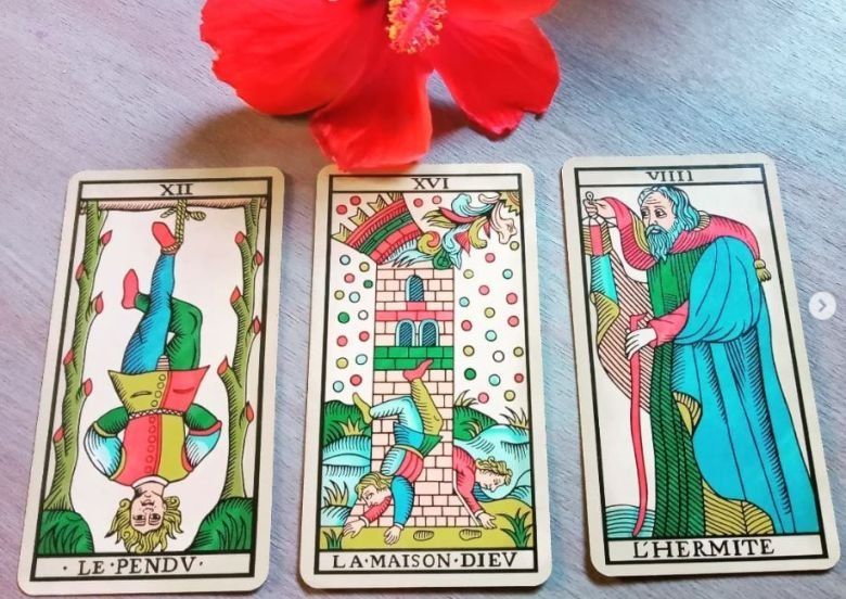 El Tarot: Más allá de la promesa de una vida feliz