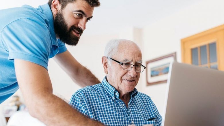 La Municipalidad continúa con el asesoramiento digital para adultos mayores