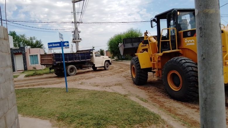 Prosiguen con el mantenimiento de las calles y la erradicación de microbasurales