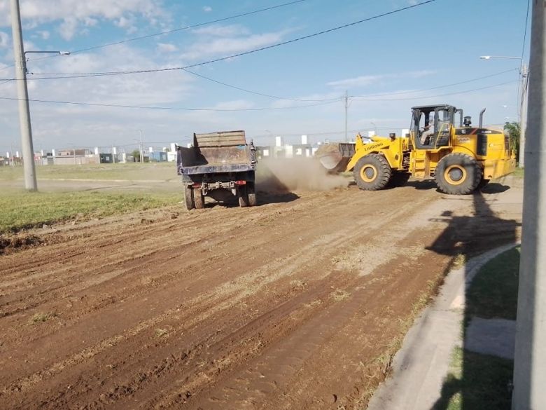 Prosiguen con el mantenimiento de las calles y la erradicación de microbasurales